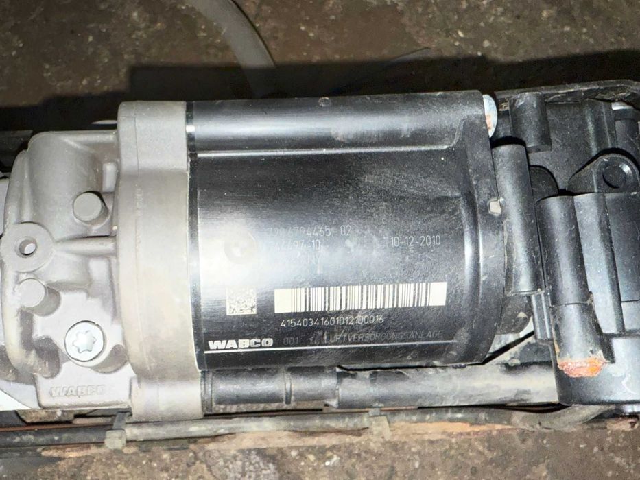 Compresor perne aer BMW seria 5 F11 cod 6794465