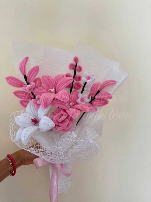 Вечен букет от плюшена тел