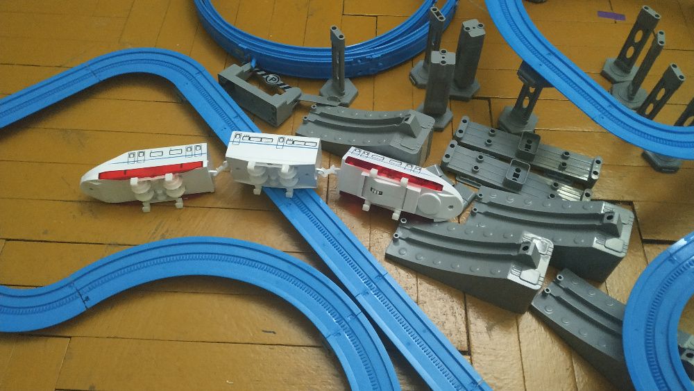 Детски влак на батерии с релси