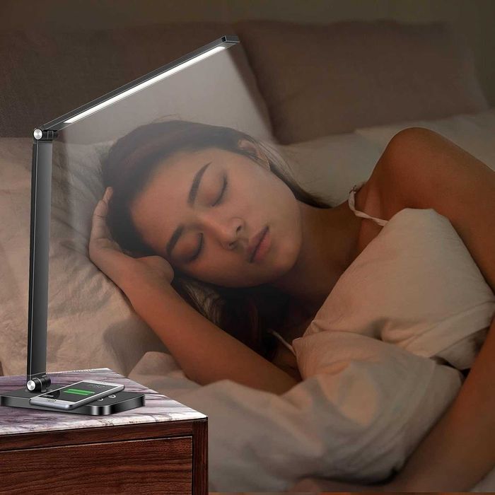 Настолна лампа с безжично зареждане Mdhand  Led безжично зарядно