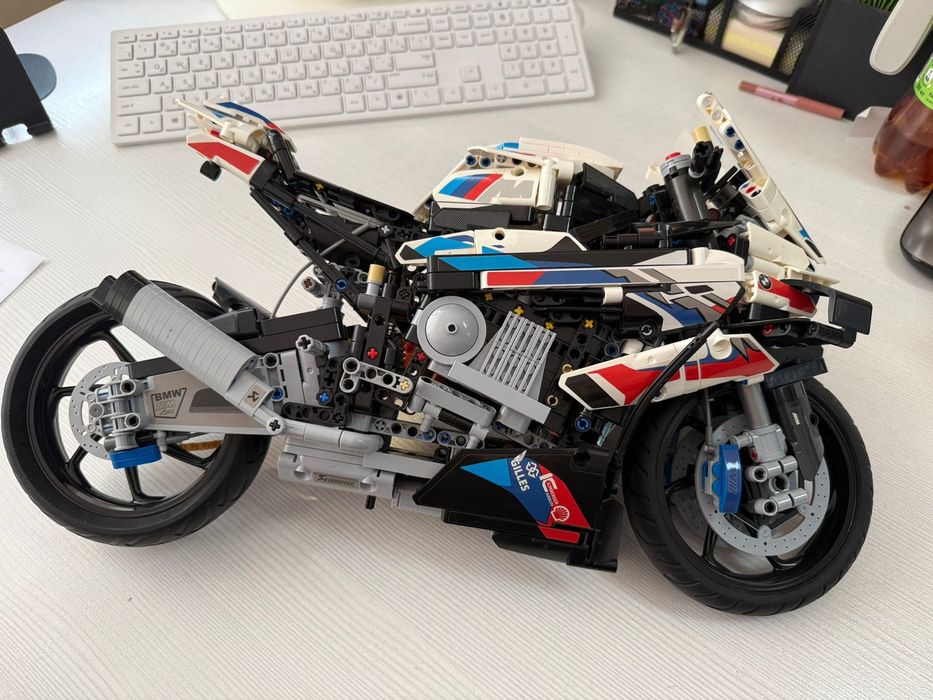 Картина BMW M1000 RR