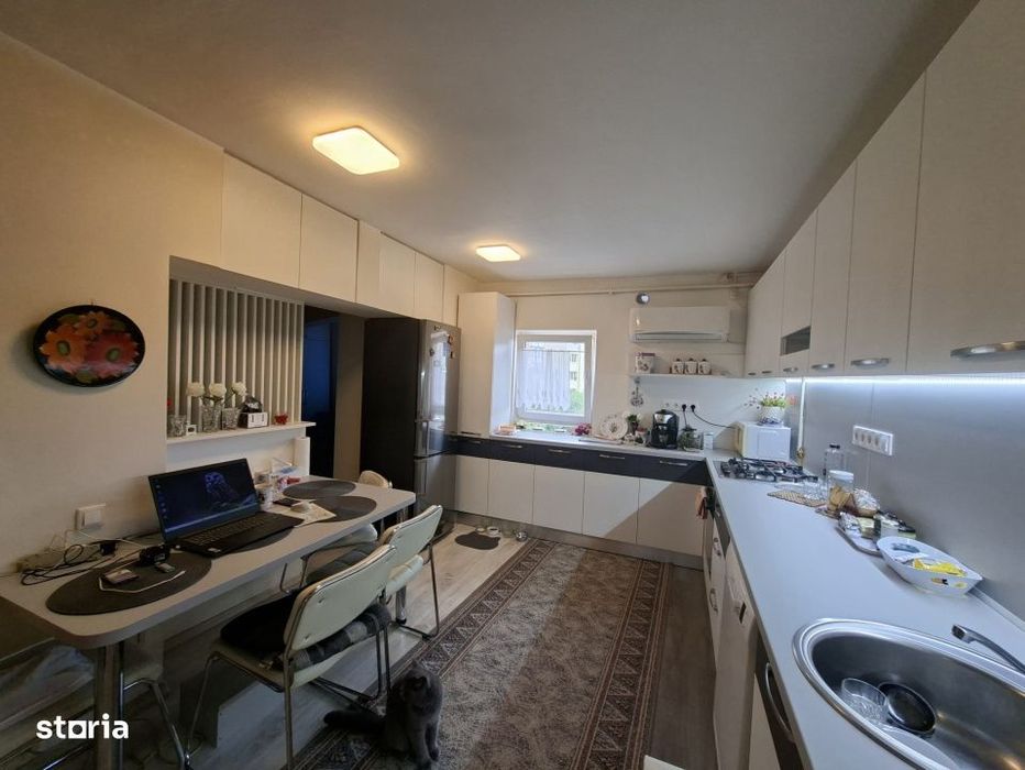 Apartament 3 camere de vanzare, et. 2, 87 mp, zona Transilvaniei
