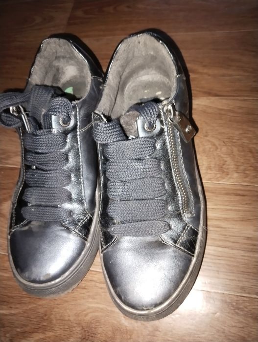 Продам кеды женские