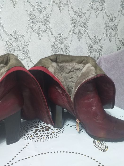 Продам сапоги,размер 38-39, цена 15000