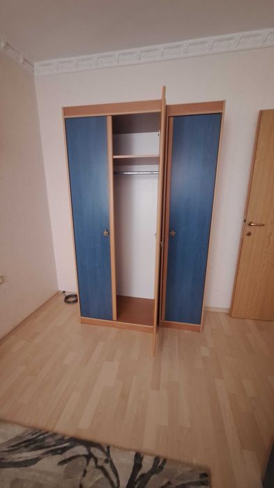 Детско обзавеждане.Единично легло с ракла,матрак,рамка и два гардероба