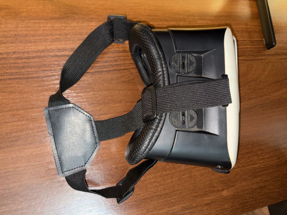 Продаю VR очки в отличном состоянии.