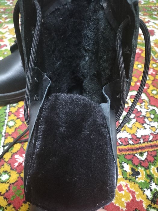 Продам новые зимние берцы