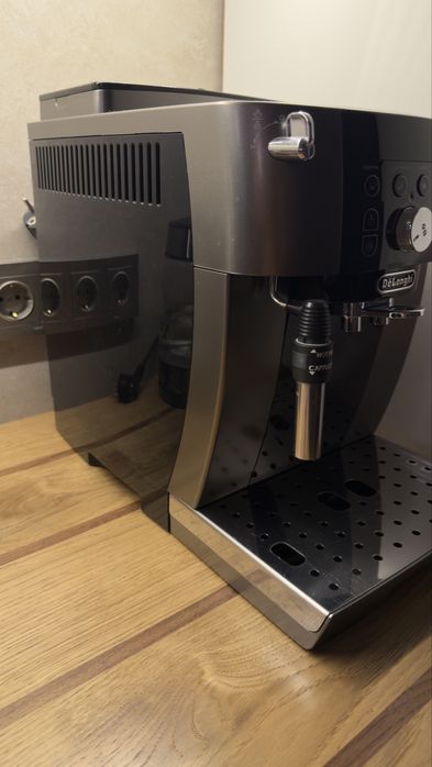 Кофе машина Delonghi