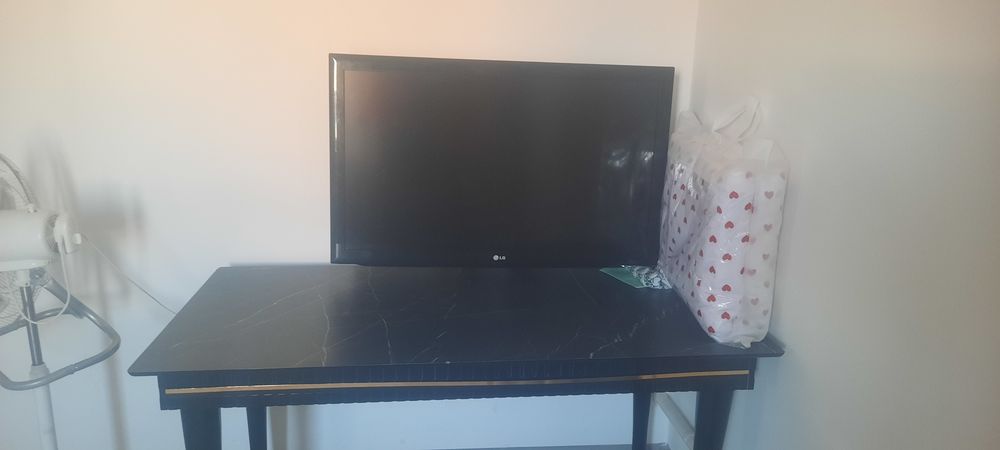 Телевизр LG в хорошем состоянии