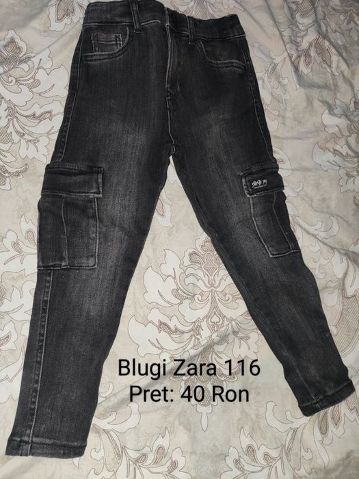 Blugi noi pentru copii.