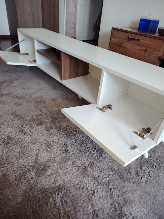 Comoda albă dormitor