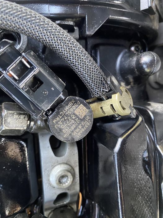 Injectoare, pompă motorină înalte , rampă injectoare Skoda Octavia 3