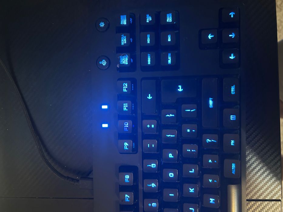 Механична клавиатура Logitech G Pro