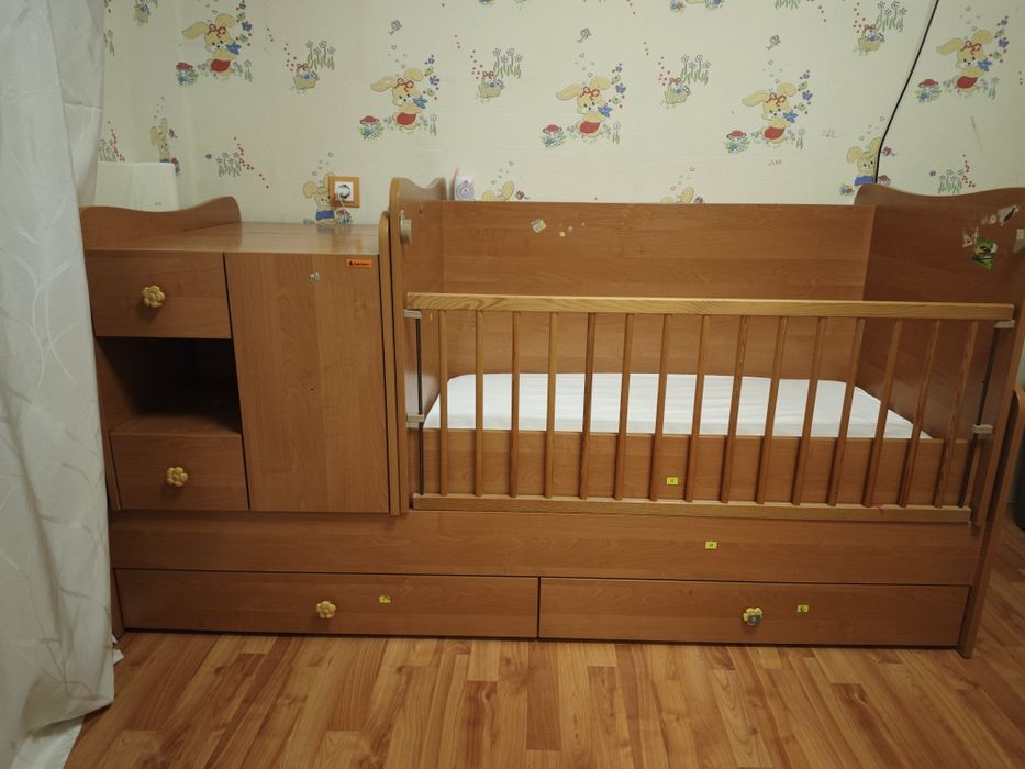 Бебешко  дървено легло