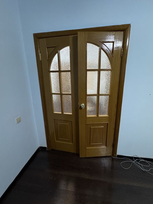 Продам двери чистое дерево.