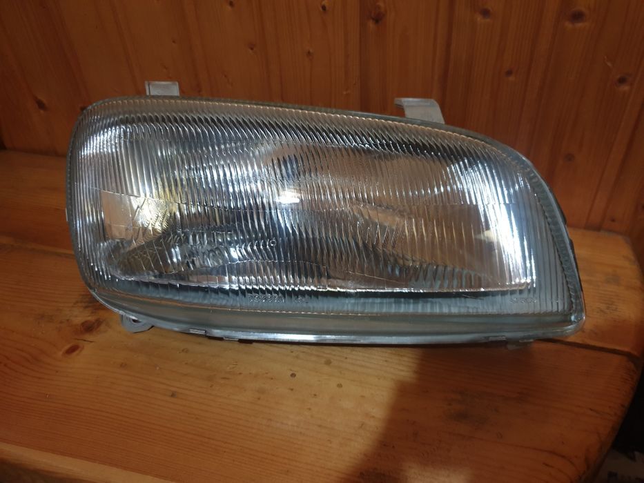 Фонарь Toyota Rav4