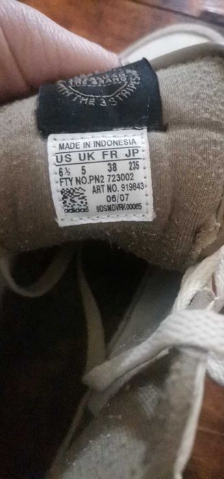 Продавам оригинални дамски кецове