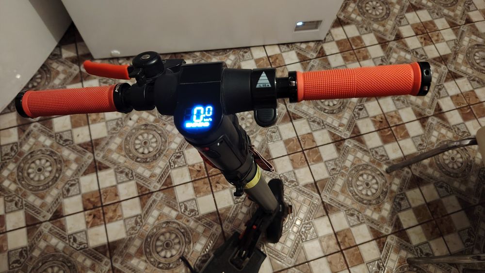 Vând urgent!! Trotineta electrică busbi wasp