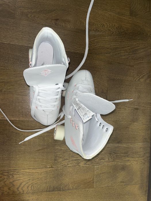 Role cu patru roți Oxelo – Alb-Roz, Ca Noi!