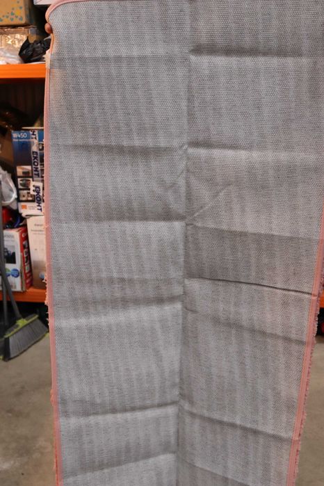 Два броя меки пухкави килими 60х120 и 50х80, розови