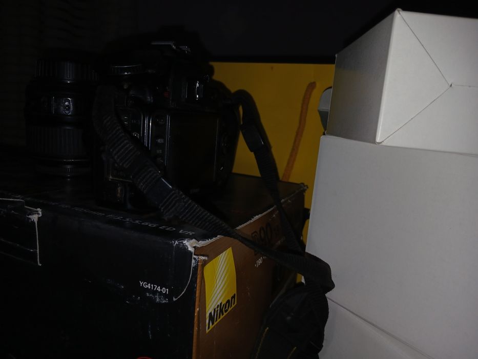 Nikon d90  sotiladi video va rasmga