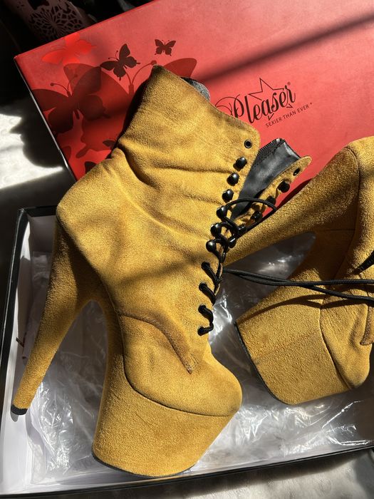 Продаи стрипы Pleaser оригинал