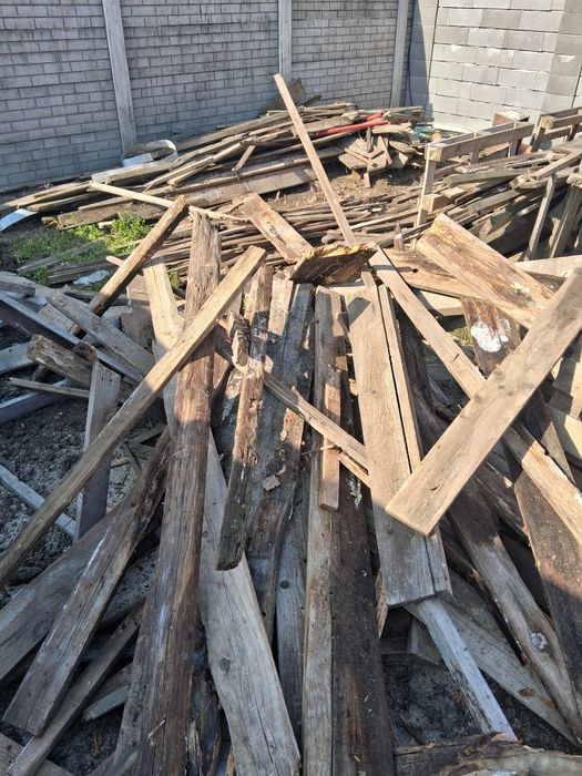 Vand o remorca lemne foc