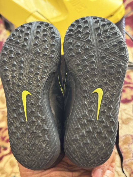 Продаю сороконожки Nike оригинал