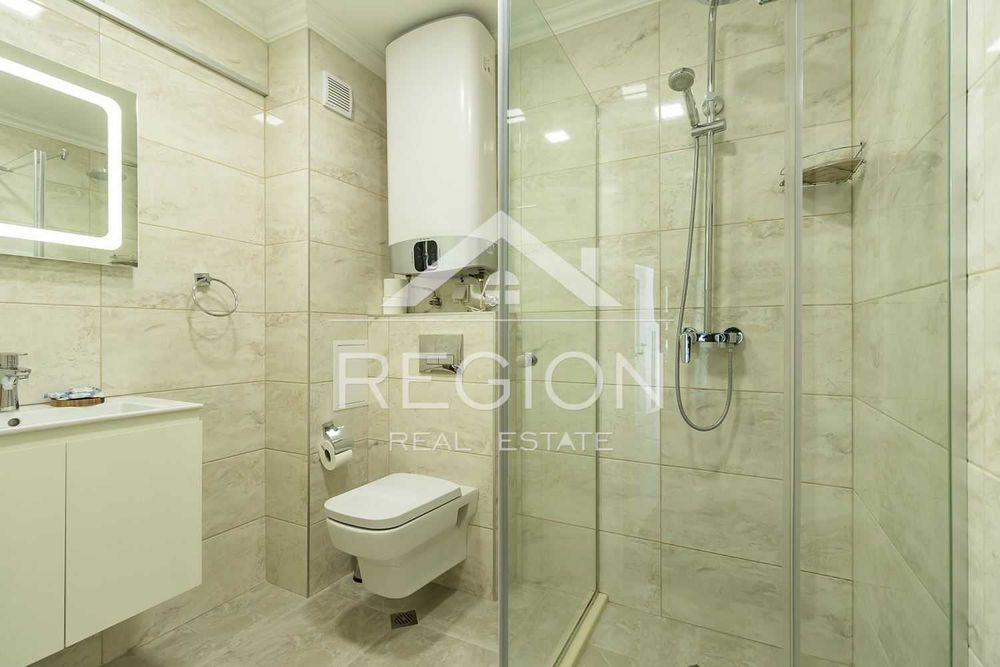 Дава се под наем Тристаен апартамент в Варна, Център - 105 кв.м за 1320 € - Снимка #12