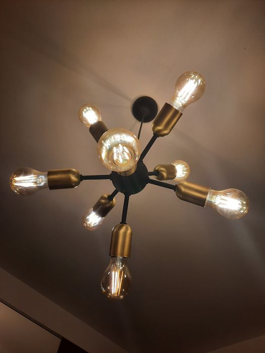 Л  ю  с  т  р  а