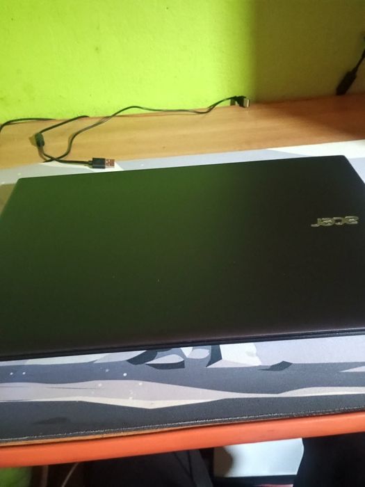 Vând leptop Asus