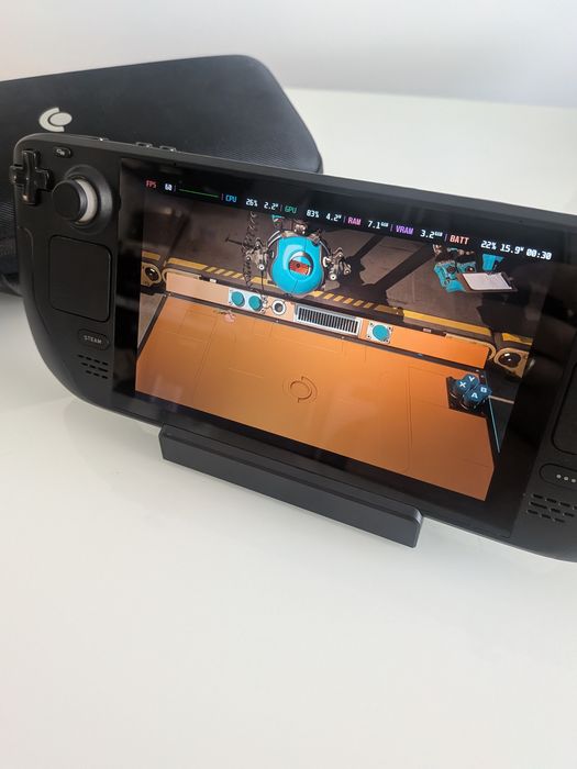 Steam Deck 64 + 256 LCD + оригинална докинг станция Valve