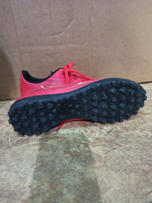 Продам бутсы оригинал Пума