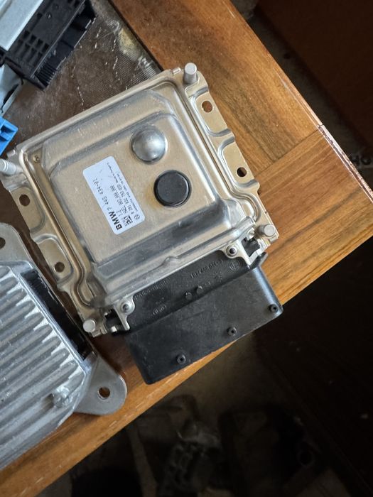 Модули за бмв ф10 ф11 феис