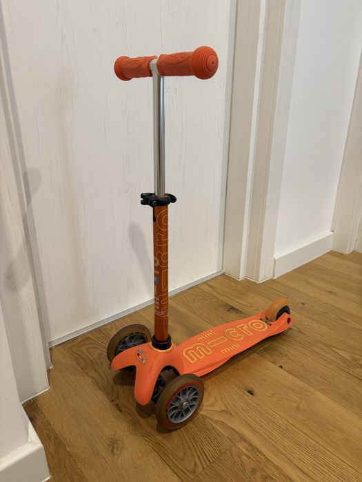 Trotineta Micro Mini Deluxe 3 in 1, cu scaunel