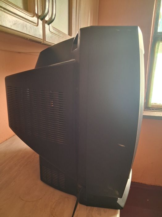 Телевизор LG старый