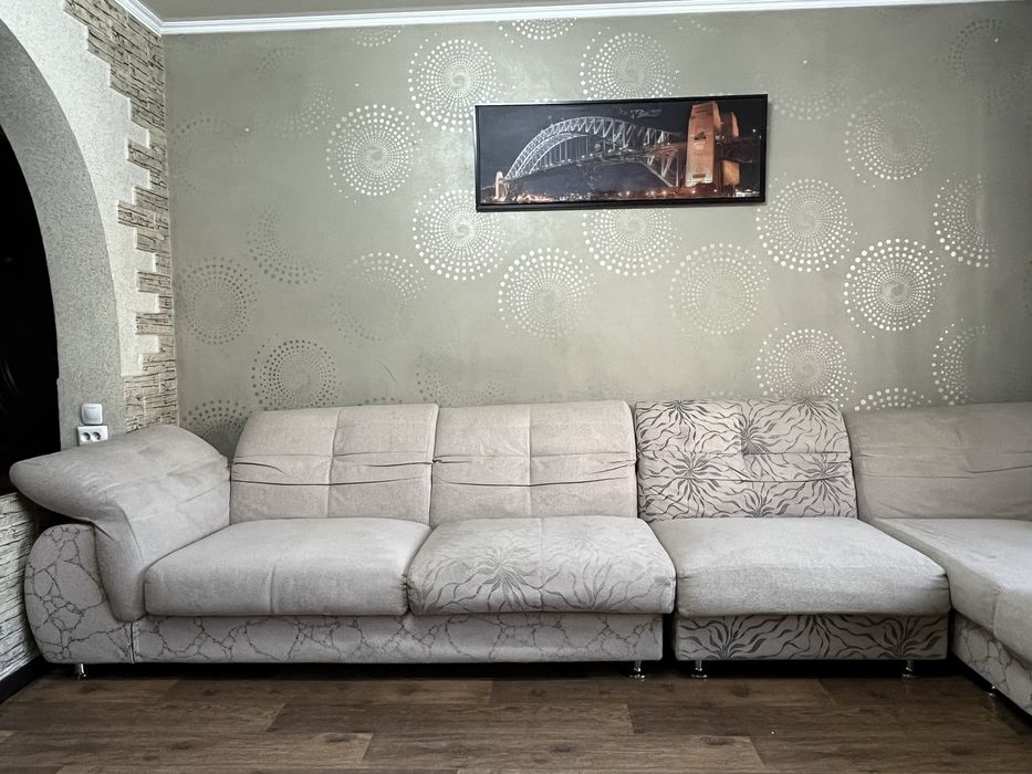 Диван угловой серый