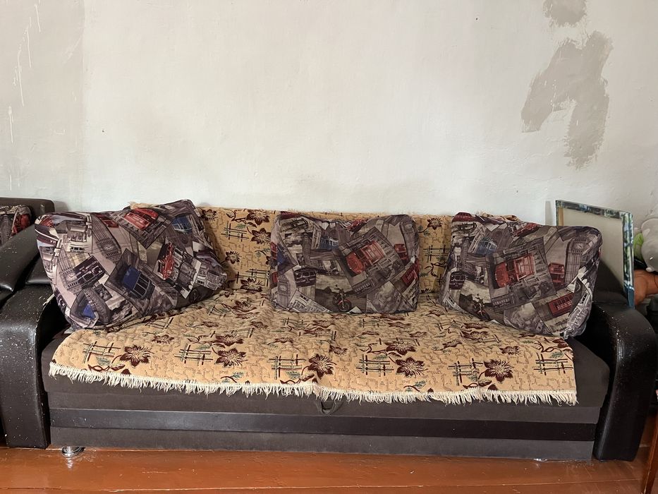 В продаже диван с креслом
