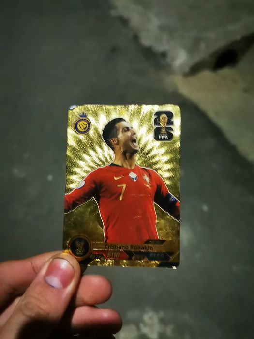 Vând cartonaș FIFA