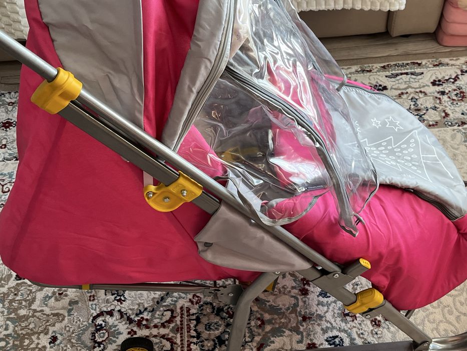 Санки Ника малиновые.