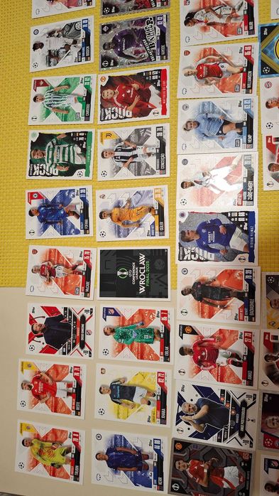 Продававм футболни карти на topps match attax различни видове