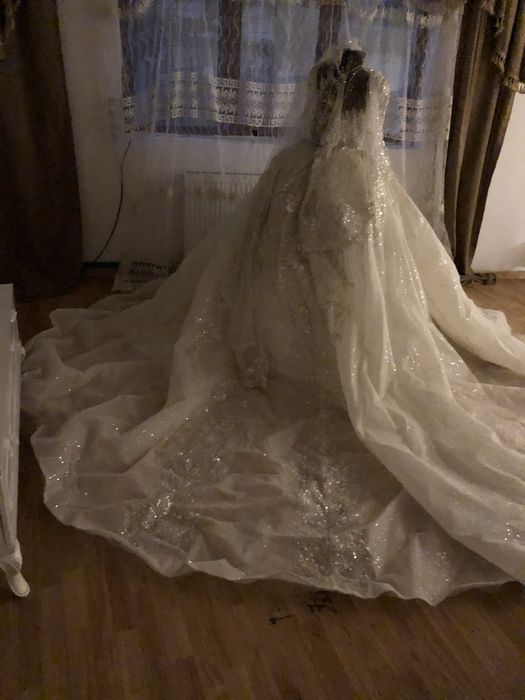 Vând rochie de mireasă