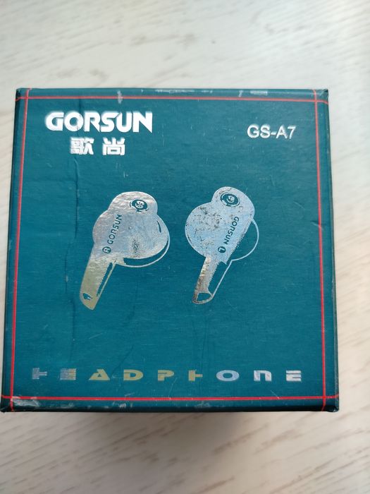 Новые наушники .