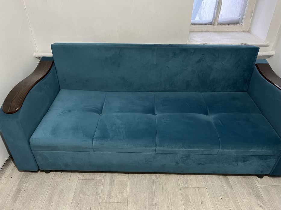 Диван раскладной в хорошем состоянии