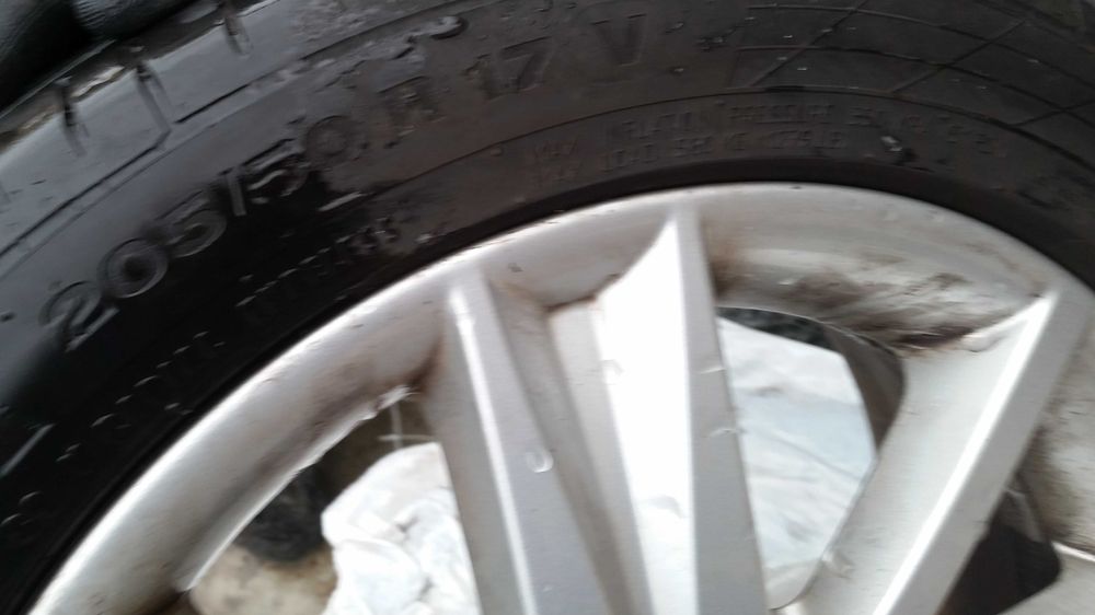 Продавам джанти с гуми за Рено 205/50/17