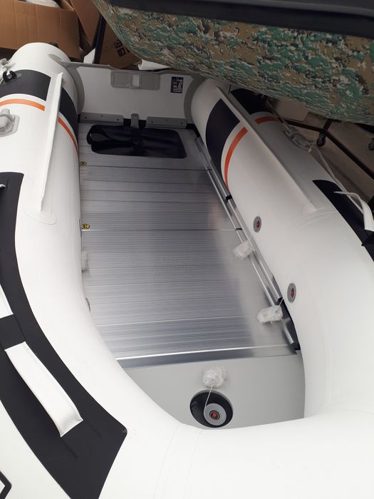 Нови надуваеми лодки с алуминиево дъно - Zander BD330P