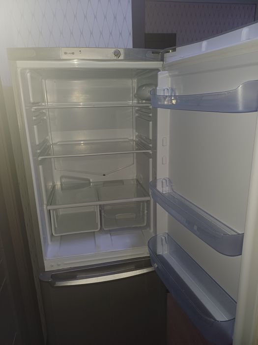 Холодильник Indezit