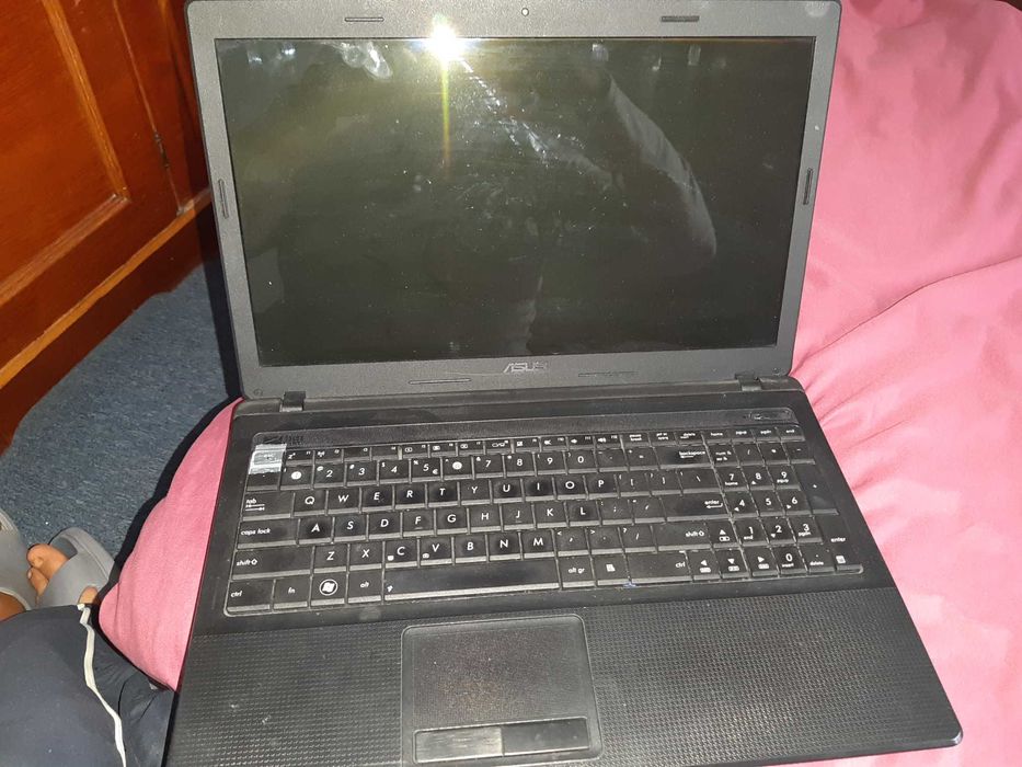 Laptop asus de vanzare pentru piese