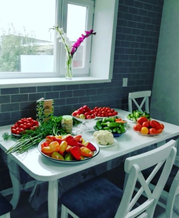 Стол и стулья компоект