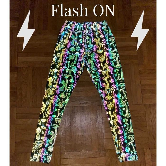 Colanti din material iridiscent cu print - model Mushrooms.